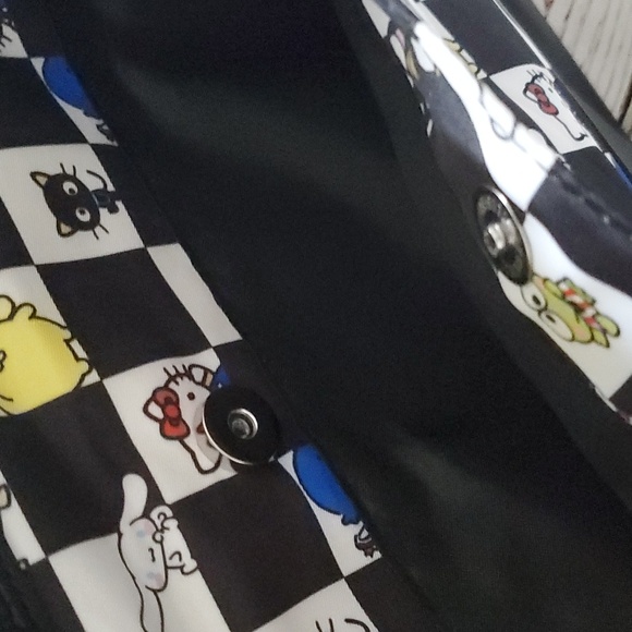 🆕️ CUTE SANRIO HELLO KITTY AND FRIENDS BLACK & WHITE CHECKERED OVERNIGHT BAG 🖤 - Picture 8 of 12